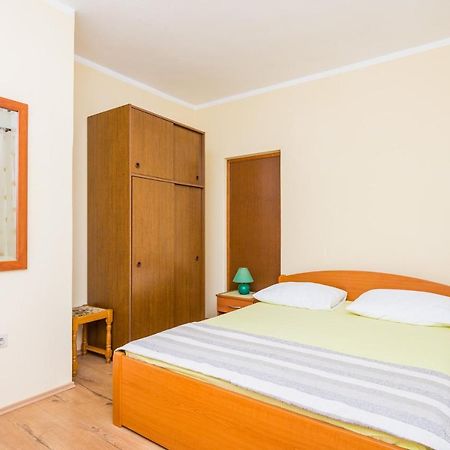 Apartments Violic Затон Екстериор снимка