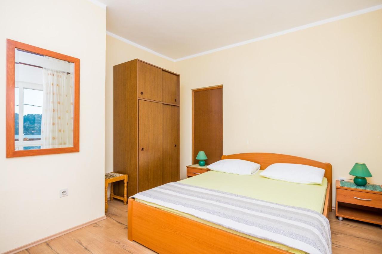Apartments Violic Затон Екстериор снимка