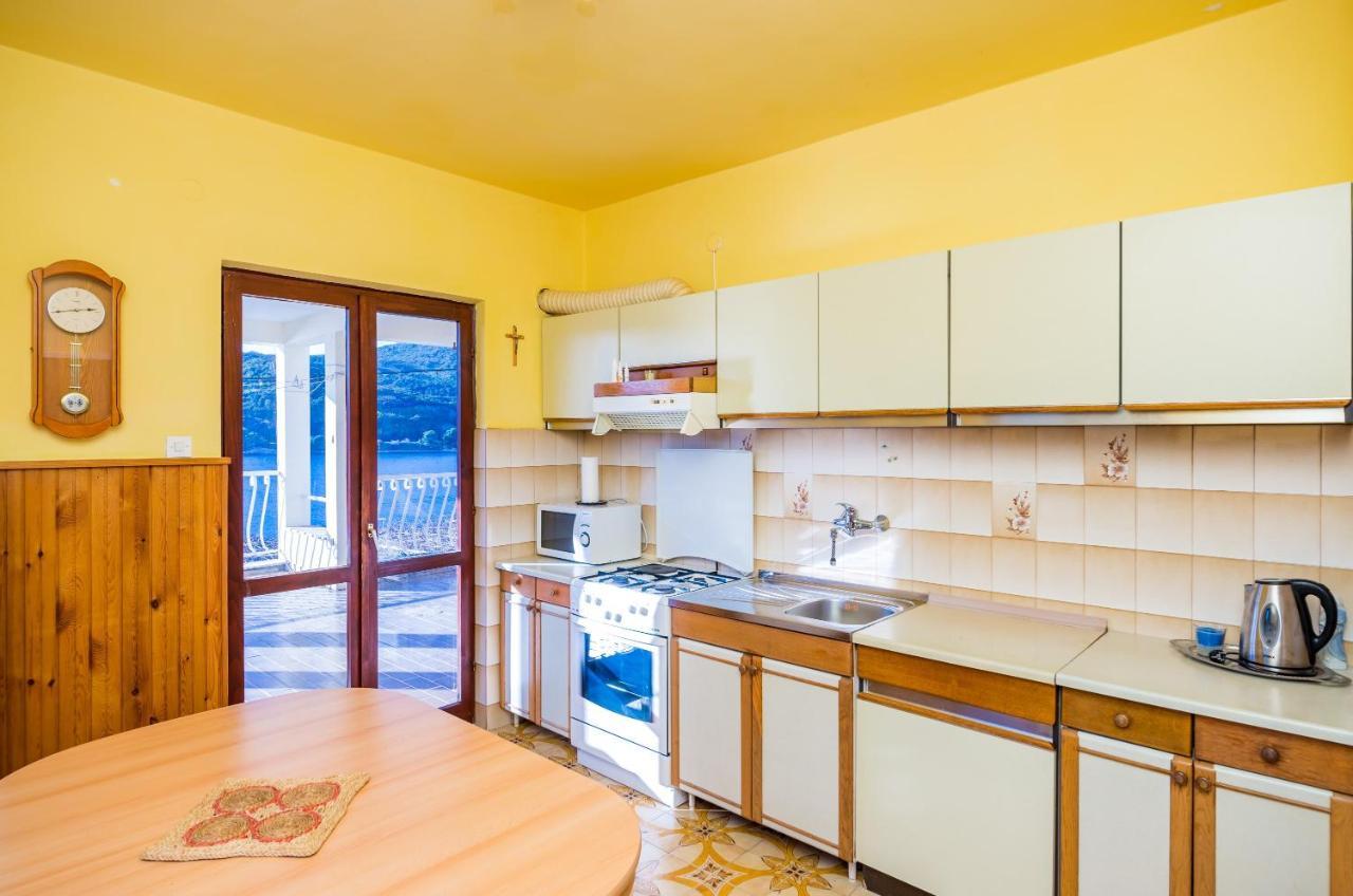 Apartments Violic Затон Екстериор снимка