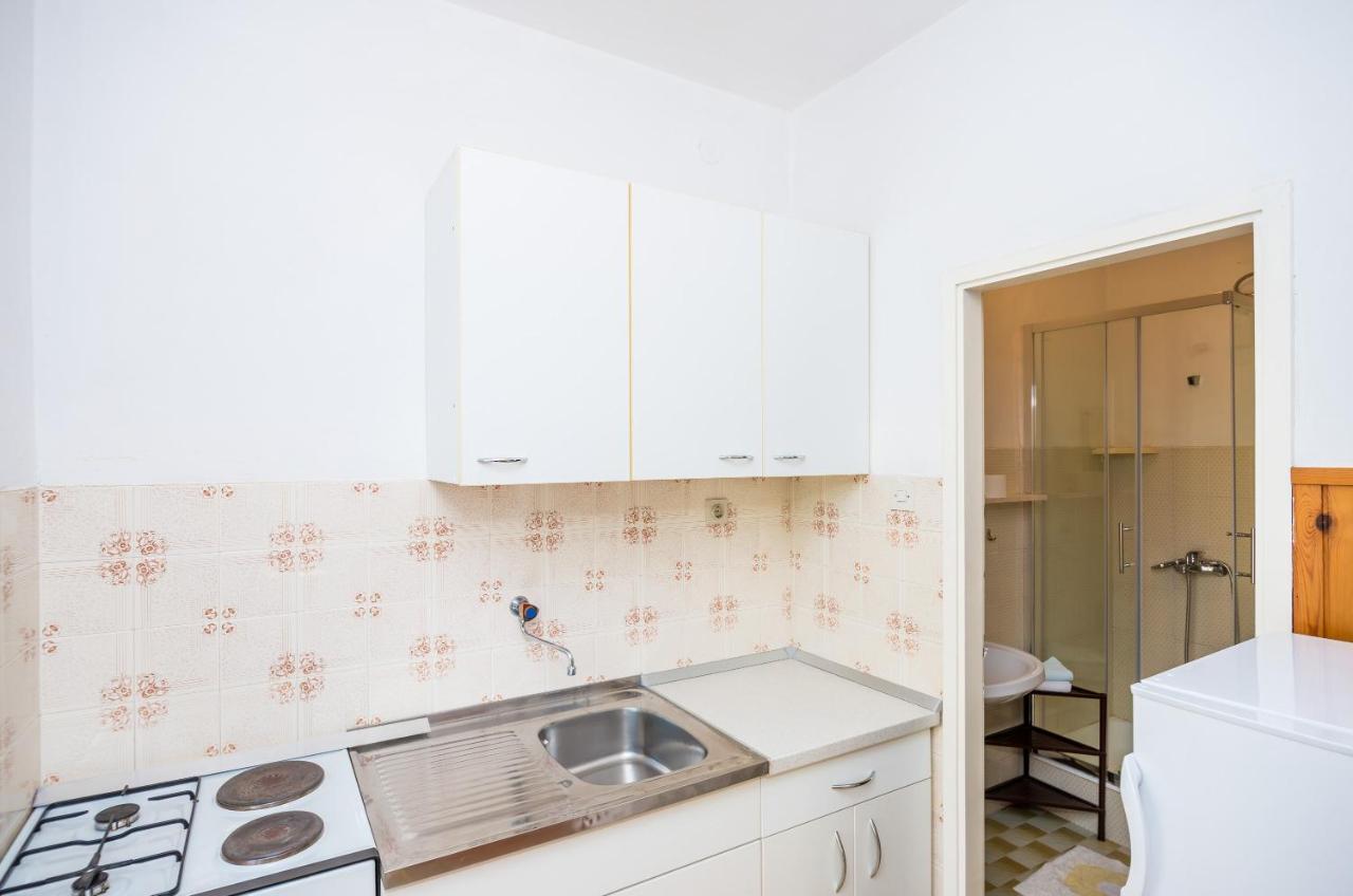 Apartments Violic Затон Екстериор снимка